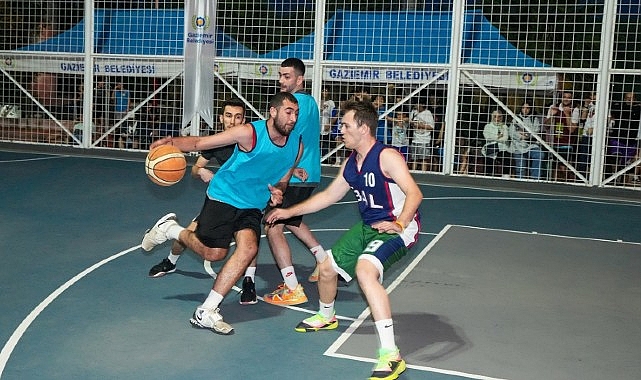 Gaziemir Streetball Turnuvası nefes kesti