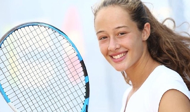 Bioderma tenisin ışıldayan yıldızı Zeynep Sönmez'e sponsor oldu