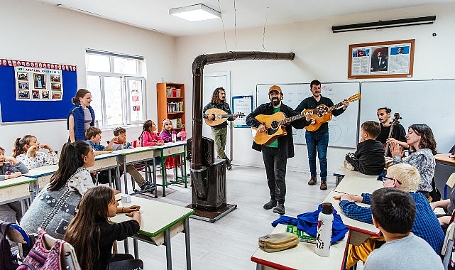 Çocukların ve Gençlerin Hayatında Müzikle Fark Yaratıyor: Onur Kahvecioğlu