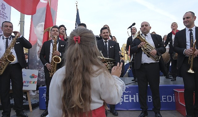 Aydın büyükşehir Belediyesi Cumhuriyet'in 100. Yılını coşkuyla kutlamaya devam ediyor