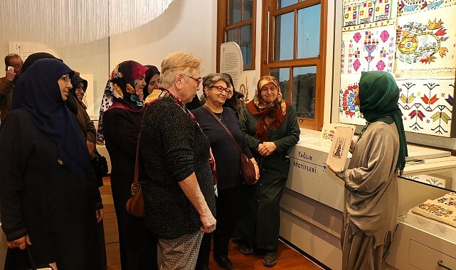 Kocaeli'nin 65 yaş üstü çınarları Yerel Kültür Müzesinde;  Çocukluklarını hatırladılar