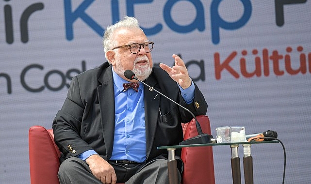 İzmirliler İZKİTAP Fest'e akın etti: Prof. Dr. Celal Şengör konuk oldu