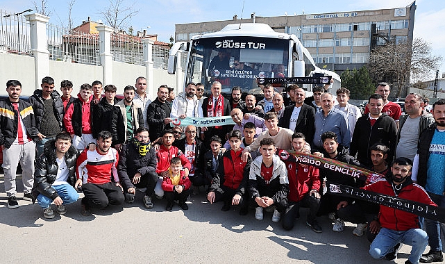 Sivas Belediye Başkanı Dr. Adem Uzun, deplasmanda oynanacak Trabzonspor-Sivasspor karşılaşması öncesi kırmızı beyazlı taraftarları Trabzon'a yolcu etti